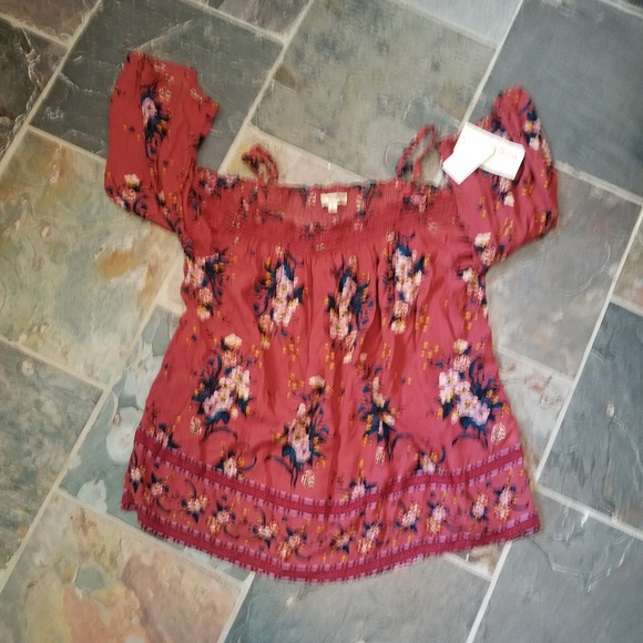 rewind Tops - Rewind , very pretty open shoulder shirt